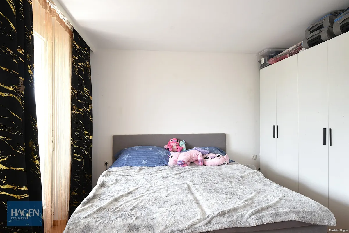 Vermietete 5-Zimmer-Wohnung mit Garage in zentraler Lage in Lustenau - Widok 3