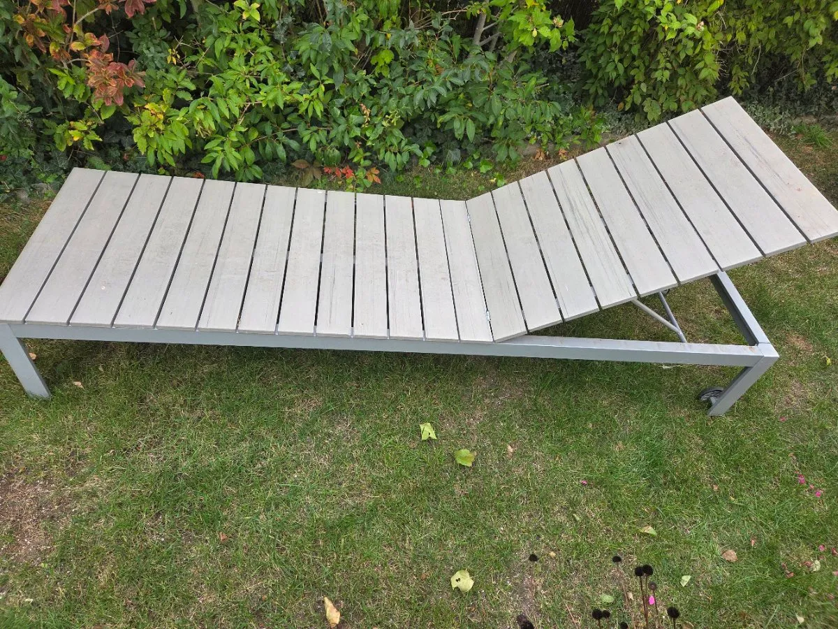 Ikea Gartenliege, € 60,- (2402 Maria Ellend)