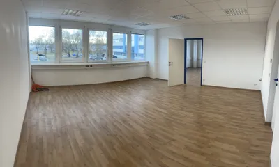 2-Zimmer-Gewerbeimmobilie mieten in Baden – 87 m², € 1.030 – Bild 2 von 5