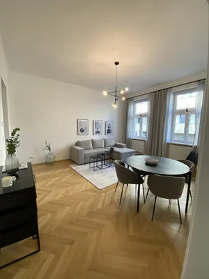 Direkt beim Hauptbahnhof | Vollmöbliertes City-Apartment | zwei Zimmer und Abstellraum – Bild 2