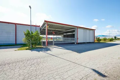 Gewerbeimmobilie mieten in Wiener Neustadt Land – 1 500 m², € 7 – Bild 5 von 9