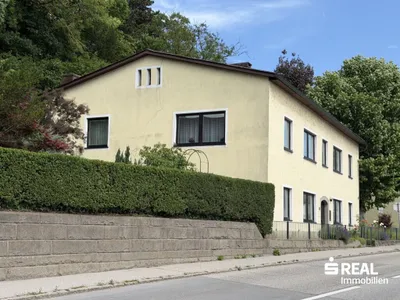 Haus kaufen in Perg – 262 m², € 183.000 – Bild 1 von 24