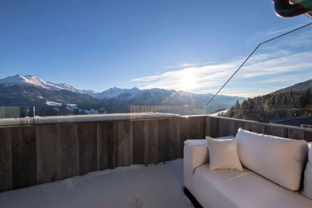 Luxuriöses Zweitwohnsitz Panorama-Apartment mit weitläufiger Terrasse in Top-Lage an der Skipiste - Ansicht 2