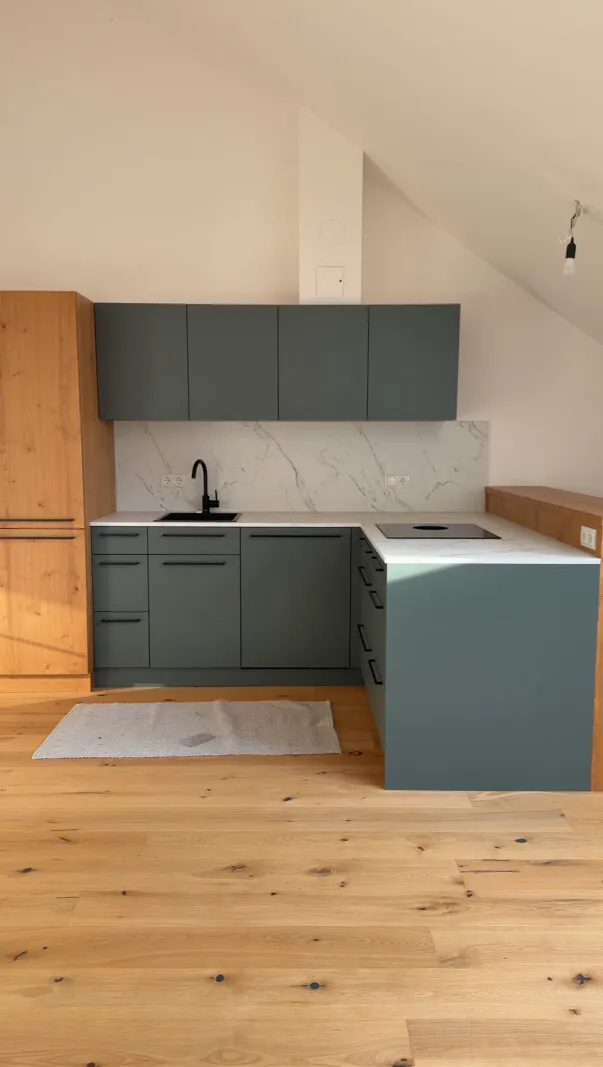 Liebevoll renovierte Dachgeschosswohnung - Widok 2