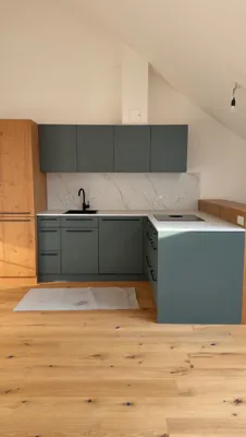 Liebevoll renovierte Dachgeschosswohnung – Bild 2