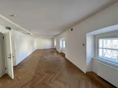 Gewerbeimmobilie mieten in Wien – 323 m², € 25 – Bild 5 von 12