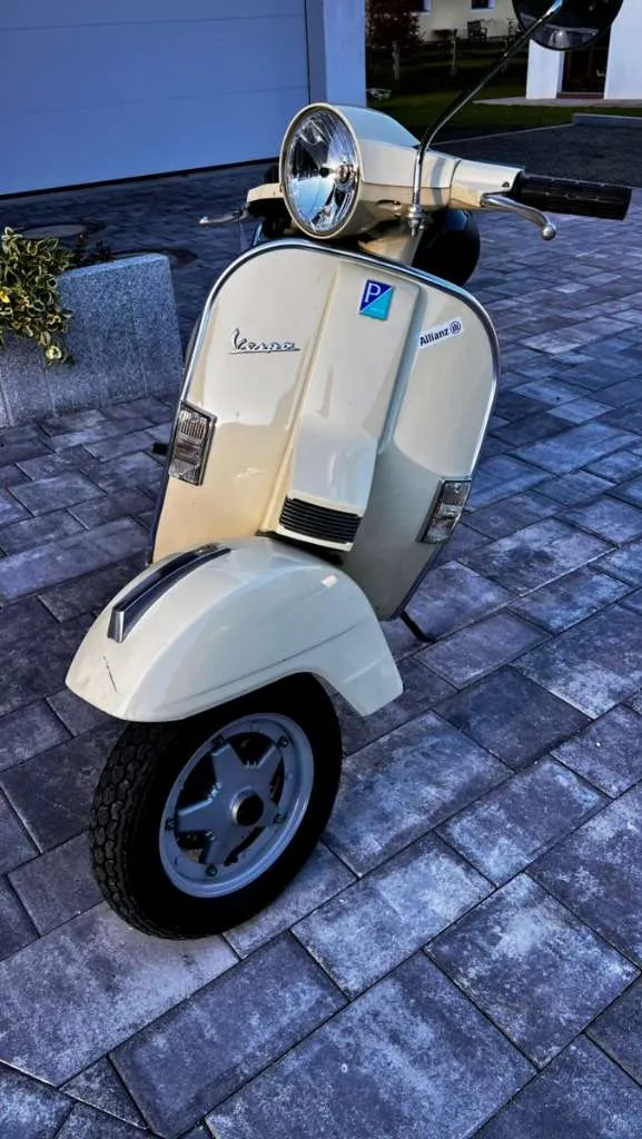 Vespa PX