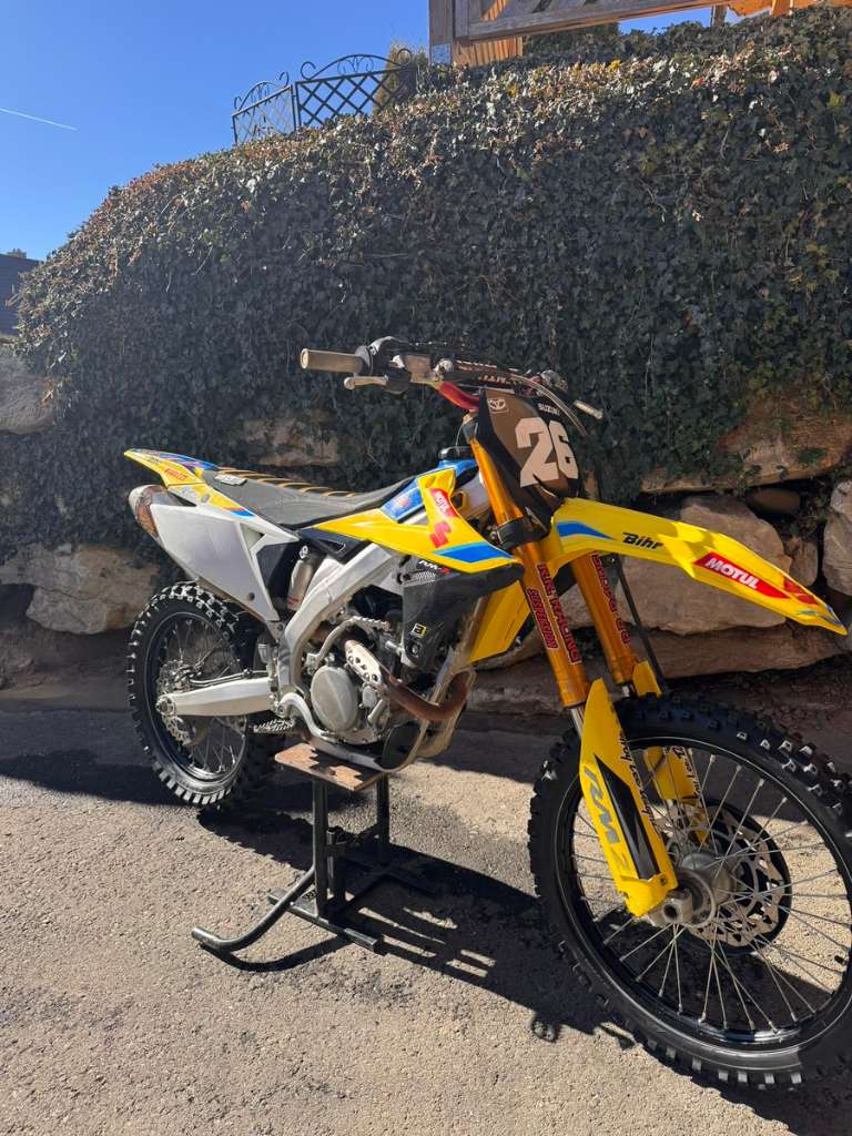 Suzuki RM Z250 Motocross