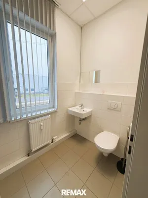 4-Zimmer-Gewerbeimmobilie mieten in Linz Land – 150 m², € 1.930 – Bild 7 von 9