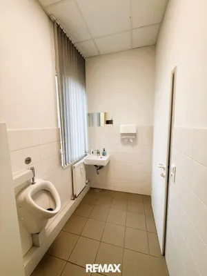 4-Zimmer-Gewerbeimmobilie mieten in Linz Land – 150 m², € 1.930 – Bild 8 von 9