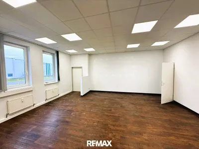 4-Zimmer-Gewerbeimmobilie mieten in Linz Land – 150 m², € 1.930 – Bild 3 von 9