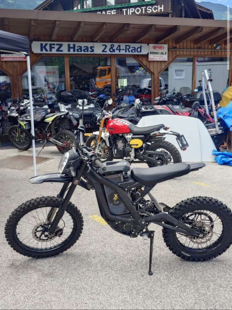 Sur-Ron Lightbee X mit Straßenzulassung Trial