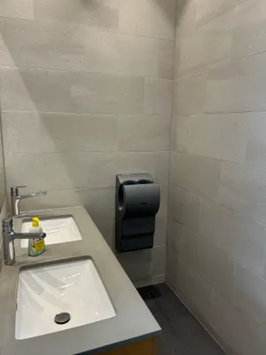 4-Zimmer-Gewerbeimmobilie mieten in Wien – 157 m², € 14 – Bild 11 von 12