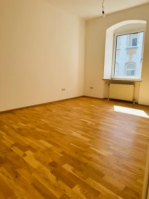 Super zentrale großzügige Wohnung 4 Schlafzimmer & Loggia, photo 2