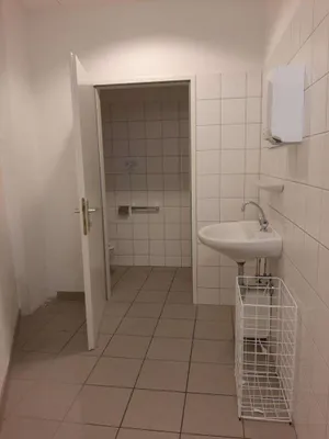 9-Zimmer-Gewerbeimmobilie mieten in Eisenstadt – 221 m², € 2.508 – Bild 12 von 14