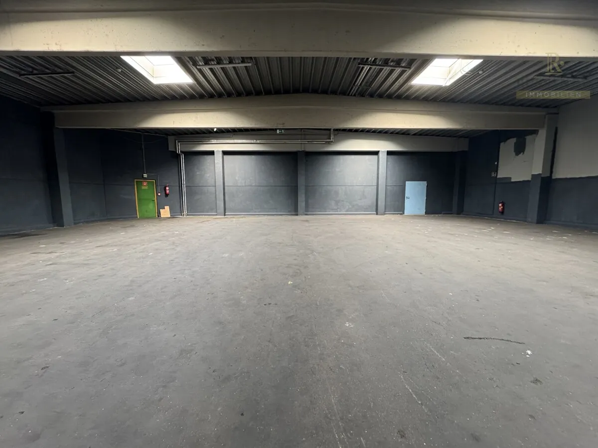 Funktionale Lagerhalle in Toplage I – pohled 3
