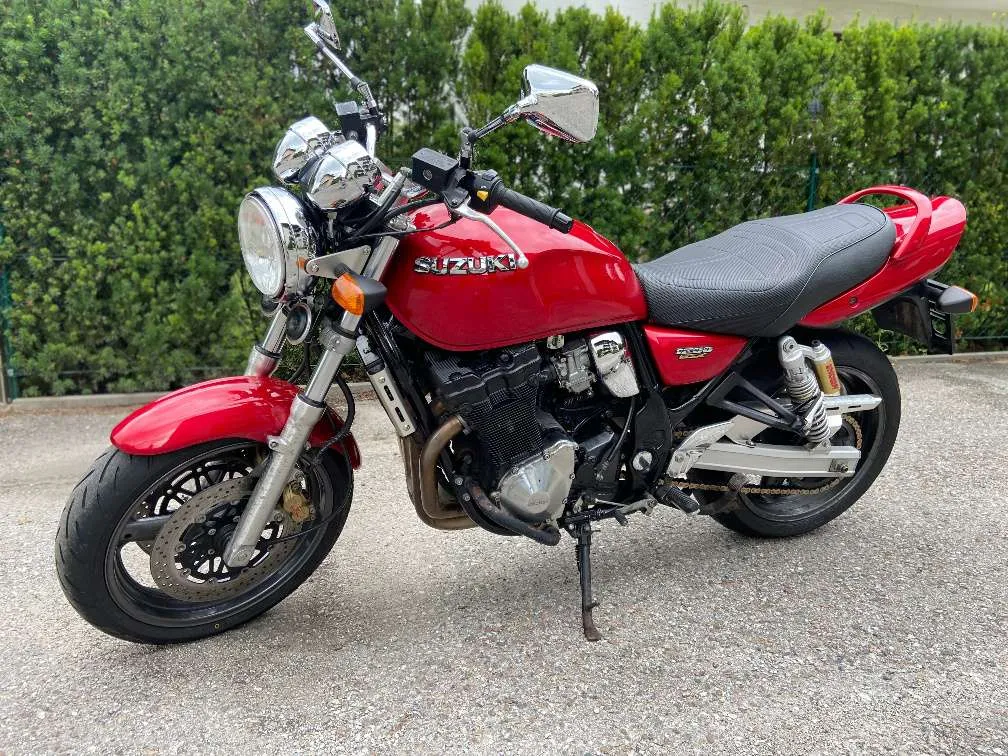 Suzuki GSX