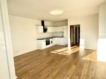 SONNIGE 1-ZIMMER-WOHNUNG MIT SÜDLOGGIA in ruhiger Wohnlage inkl. Tiefgaragenparkplatz (Nähe KIKA Völkermarkterstraße) – pohled 2