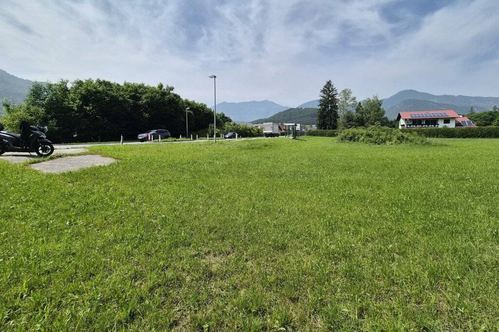 Großes, gemischt nutzbares Baugrundstück an der B145 in Bad Ischl – pohled 2