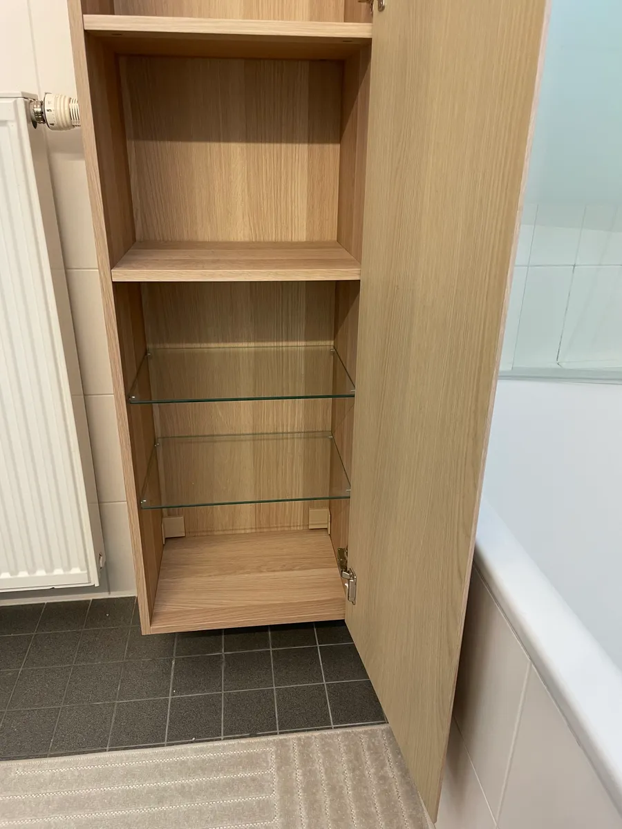 IKEA Hochschrank - Badschrank / Stauraumschrank, € 80,- (4050 Traun)