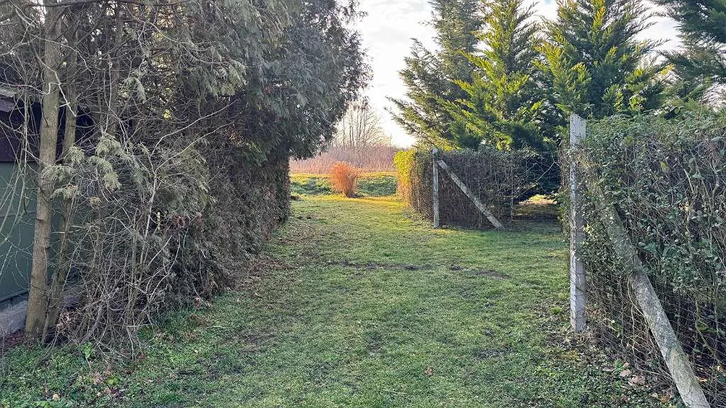 In Hövej, in Teil Szilvások ein 433 m² Grundstück mit kleinem Haus zu Verkauf - Ansicht 2