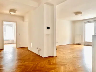 4-ZIMMER WOHNUNG MIT LOGGIA