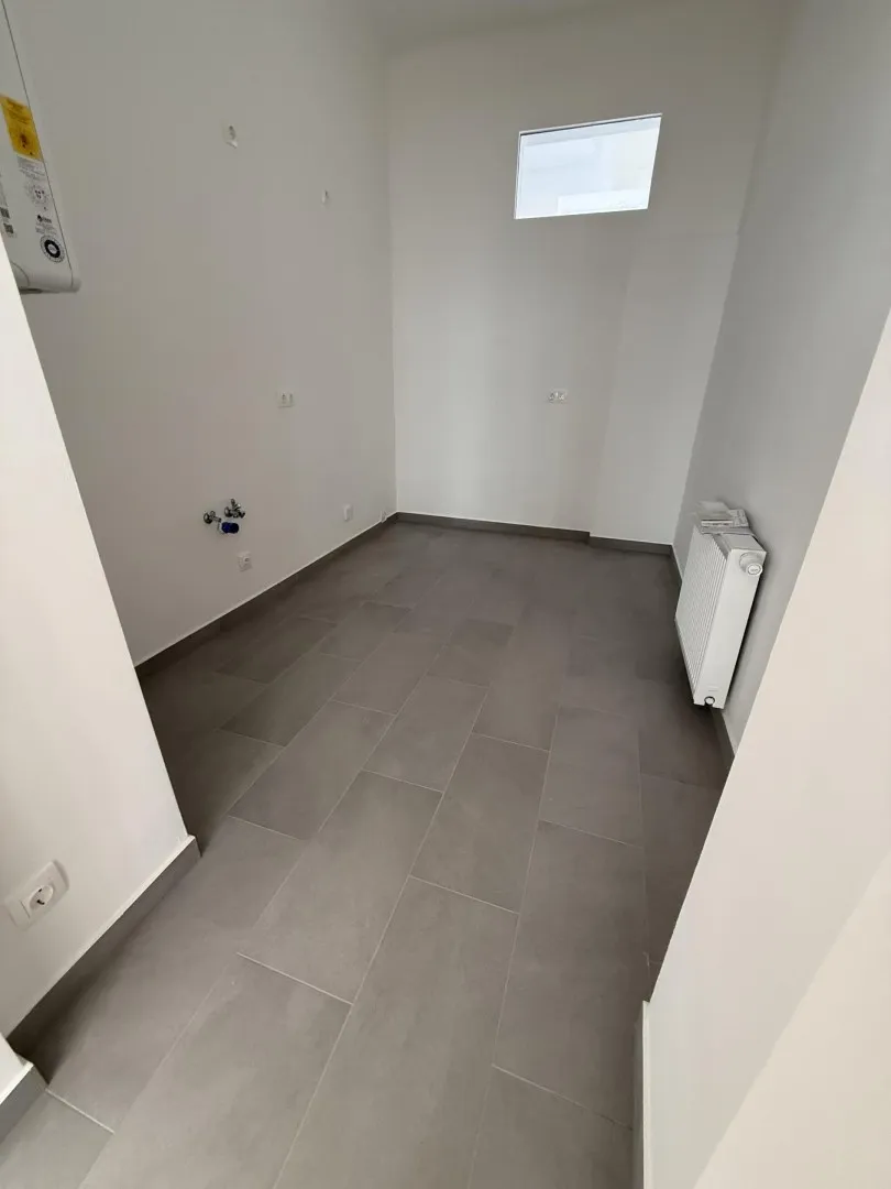 ERSTBEZUG! SANIERTE ZWEI ZIMMER MIETWOHNUNG! - Widok 3