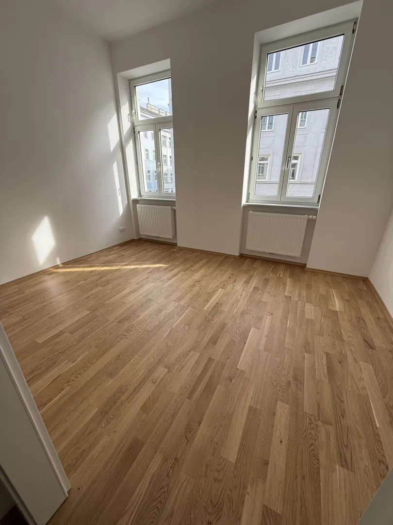 ERSTBEZUG! SANIERTE ZWEI ZIMMER MIETWOHNUNG! - Widok 2
