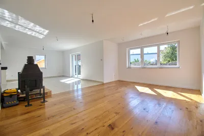 6-Zimmer-Haus mieten in Mödling – 203 m², € 2.995