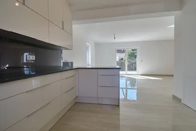 6-Zimmer-Haus mieten in Mödling – 203 m², € 2.995 – Bild 3 von 34