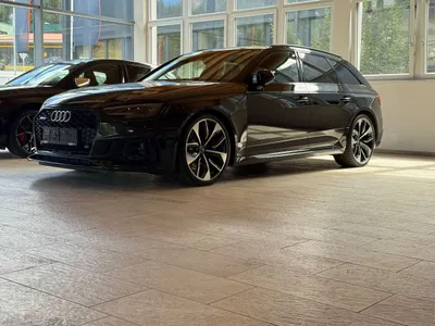 Audi A4 RS4 Avant Bild 2