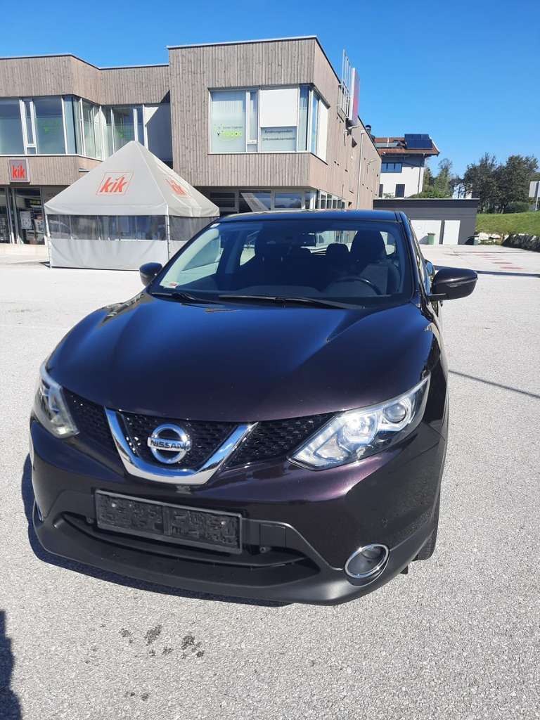 Nissan Qashqai 1.2 Aut. SUV / Geländewagen