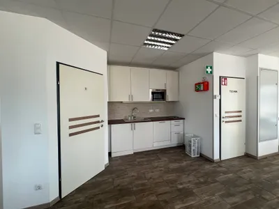 4-Zimmer-Gewerbeimmobilie mieten in Linz Land – 90 m², € 12 – Bild 4 von 8
