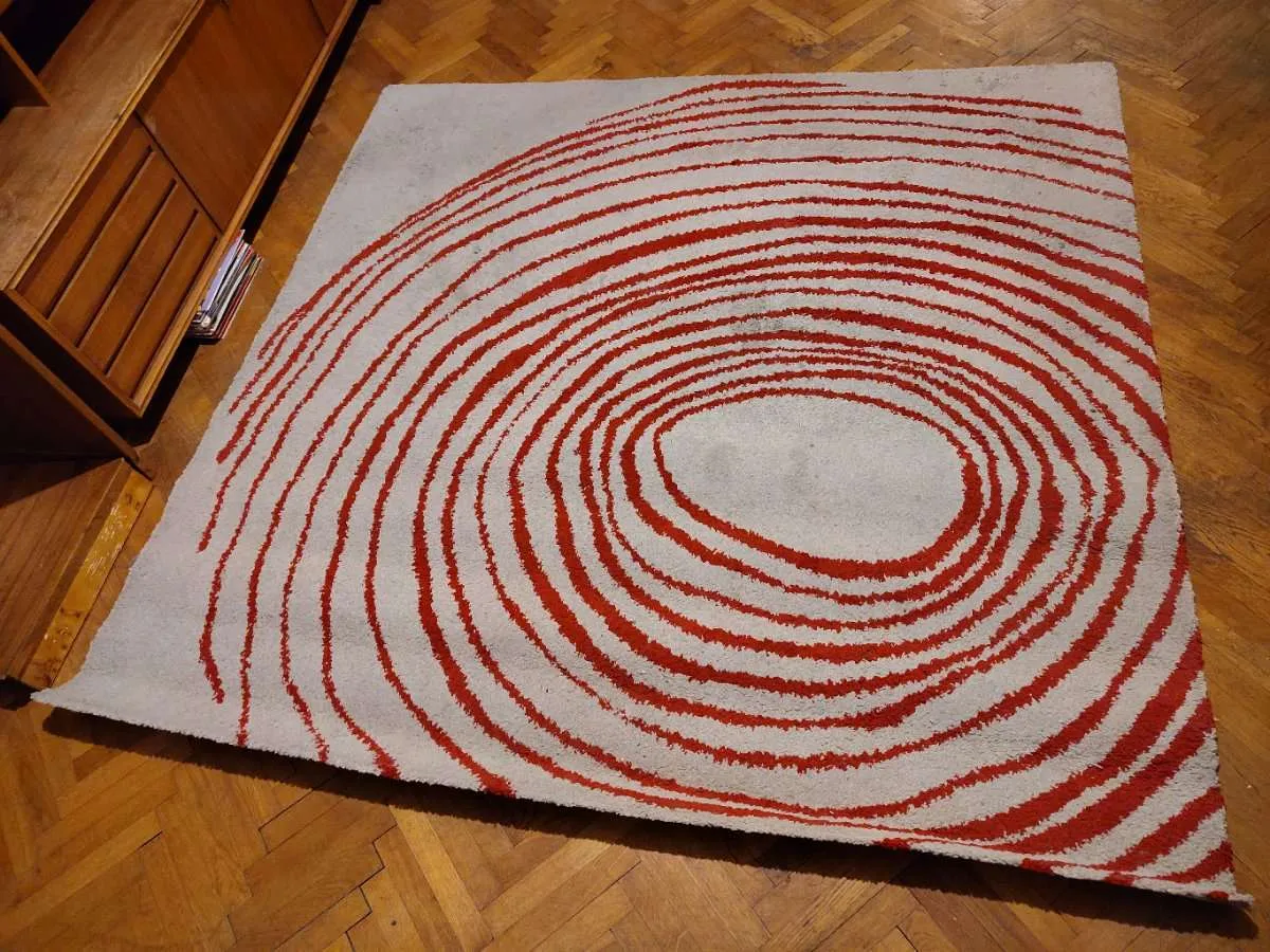 Weiß rote Spirale - IKEA Teppich, € 0,- (1050 Wien)