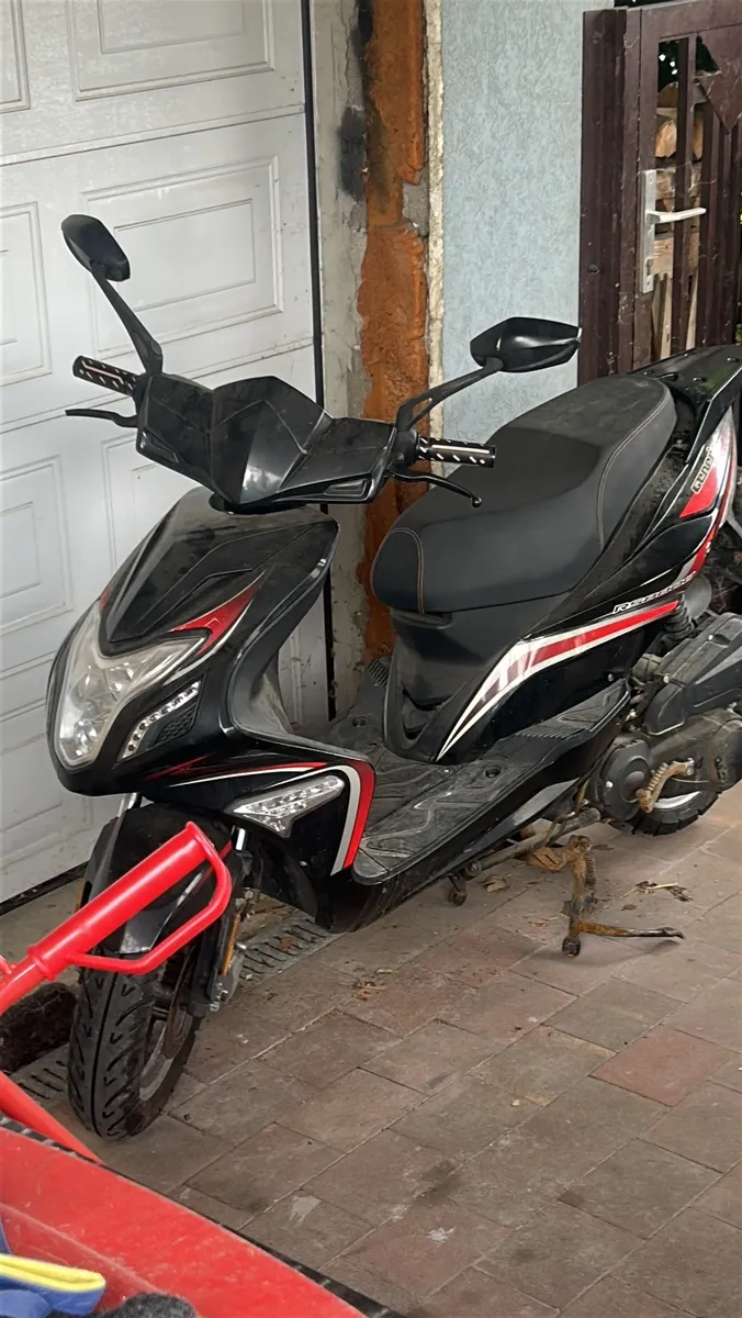 Generic Sonstige 2015 – € 1.000, 8 700 km – Bild 1 von 1