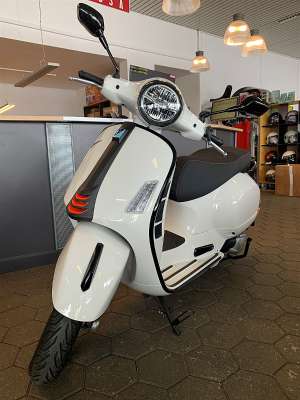 Vespa GTS 300 Super Sport