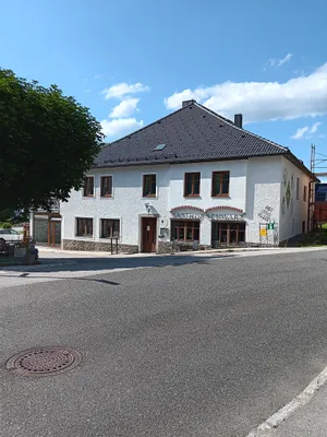 7-Zimmer-Gewerbeimmobilie mieten in Freistadt – 913 m², € 2.500 – Bild 1 von 9