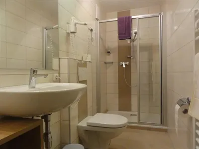 7-Zimmer-Gewerbeimmobilie mieten in Freistadt – 913 m², € 2.500 – Bild 7 von 9