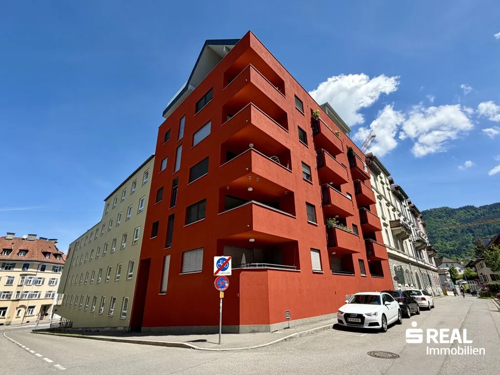 Immobilienpaket in erstklassiger Stadtlage (15 Wohnungen, 2 Geschäftslokale & 15 Tiefgaragenparkplätze) - Share Deal möglich – pohled 2