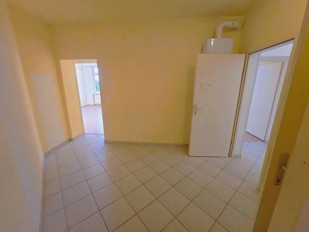 +2 Zimmer-Wohnung +separate Küche +1210 Wien in ruhiger Lage um nur EUR 199.000-,+ ! EUR 3.200 pro m²! + - Ansicht 3
