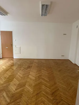 3-Zimmer-Gewerbeimmobilie mieten in Bruck an der Leitha – 94 m², € 857 – Bild 5 von 9