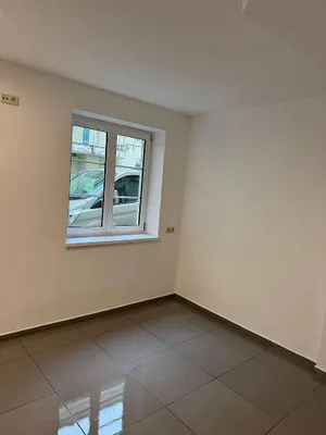 3-Zimmer-Gewerbeimmobilie mieten in Bruck an der Leitha – 94 m², € 857 – Bild 8 von 9