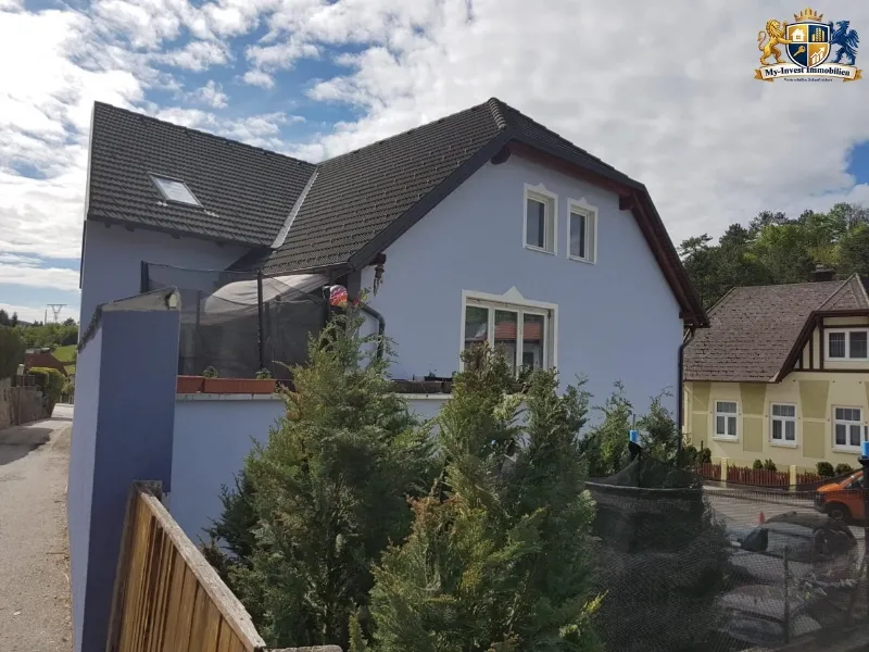 Großes Zweifamilienhaus in Pottenstein - Ansicht 3