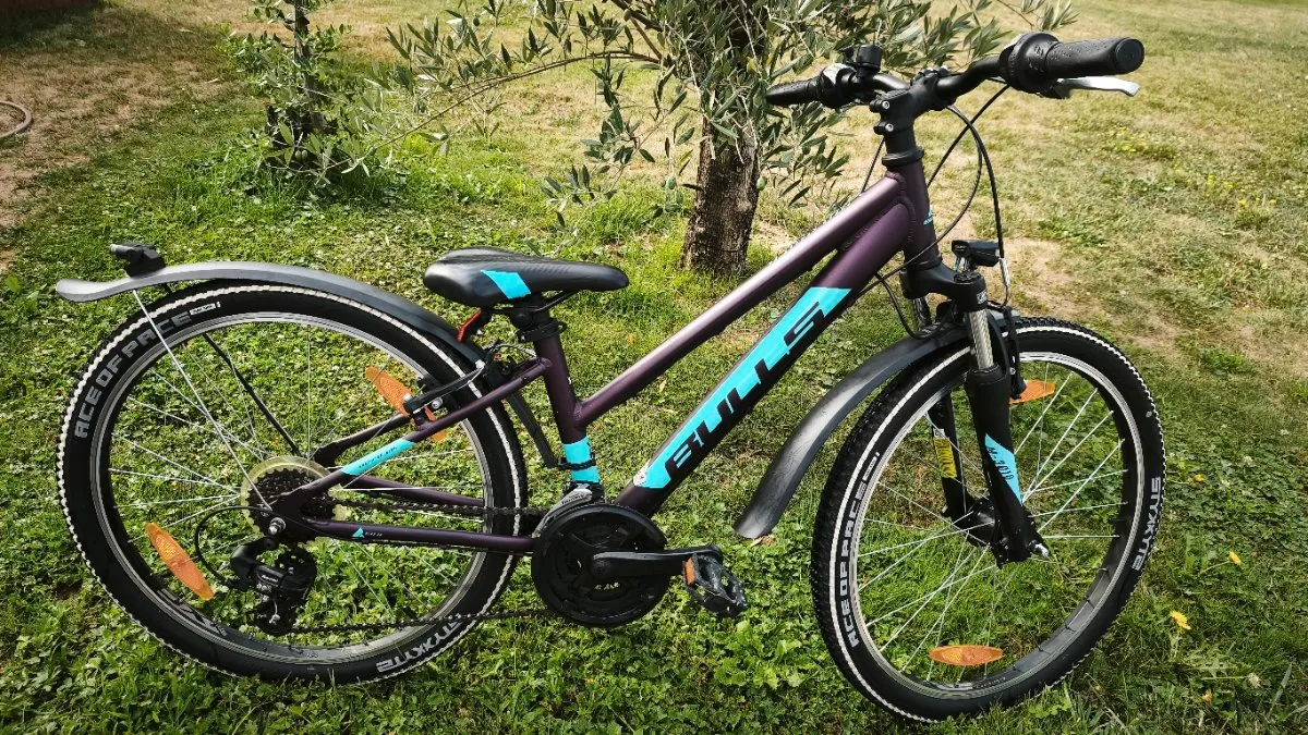 aufbewahrung wagen Halbgeschlossener Aufbewahrungswagen – Yamazaki Home Europe Kategorie_E-Rennrad Stollen richtig aufbewahren: Das Farbe:BXT Pink-C