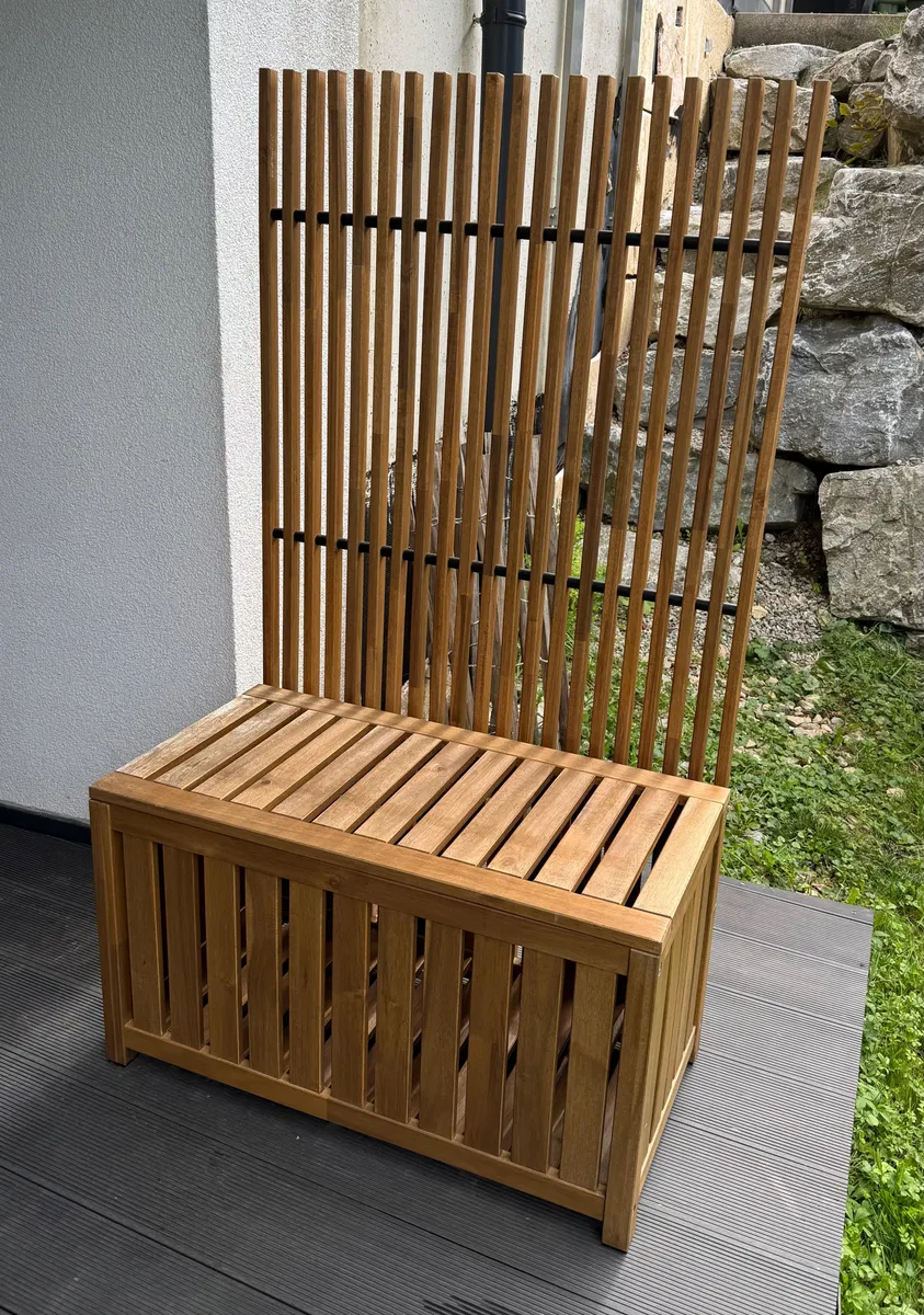 IKEA NÄMMARÖ Truhenbank mit Sichtschutz / Pflanzen-Gitter (Akazie), € 80,- (8010 Geidorf)
