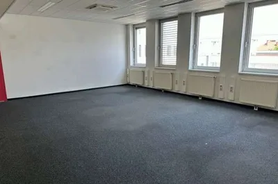 Gewerbeimmobilie mieten in Wien – 10 000 m², € 8 – Bild 4 von 12