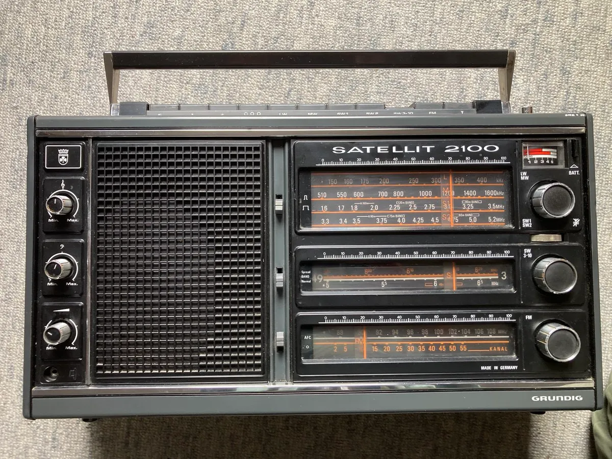Used Grundig Satellit 2100 Radios for Sale | HifiShark.com