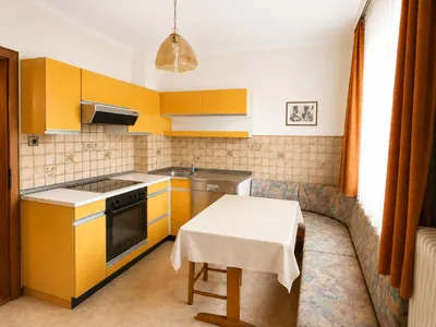 8-Zimmer-Haus kaufen in Sankt Veit an der Glan – 180 m², € 300.000 – Bild 7 von 14