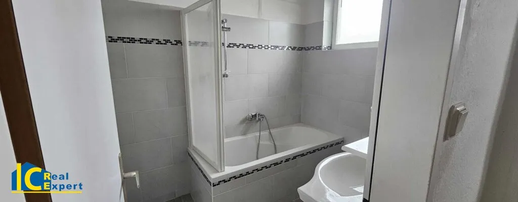 3-Zimmer-Wohnung im Zentrum von Wiener Neustadt mit KFZ Stellplatz um 920 EUR Miete! - Vaade 2