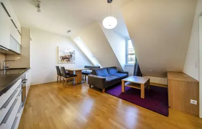 Moderne 2-Zimmer-Dachgeschosswohnung mit Lift & Garagenplatz nahe U4 Hütteldorf – Bild 3